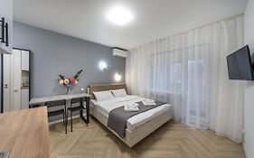 MYFREEDOM Apartments Новомостицька, Мостицький масив, поруч із Пологовим будинком